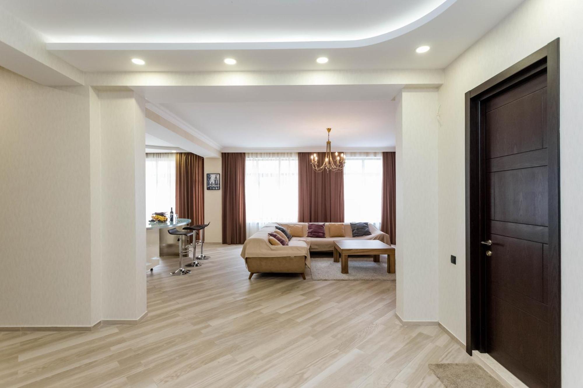 Centered Living Apartment Tbilisi Ngoại thất bức ảnh